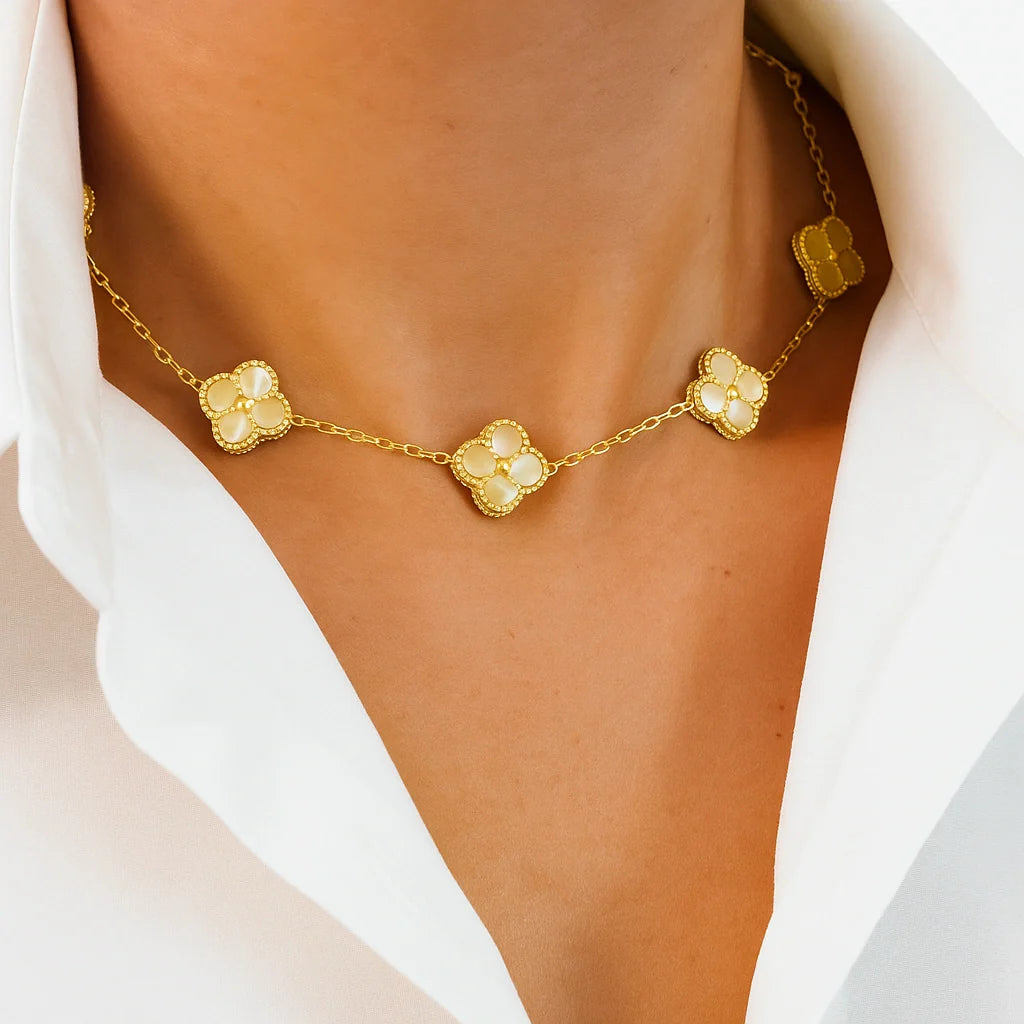 Amelie Clover Necklace - Gold Edition