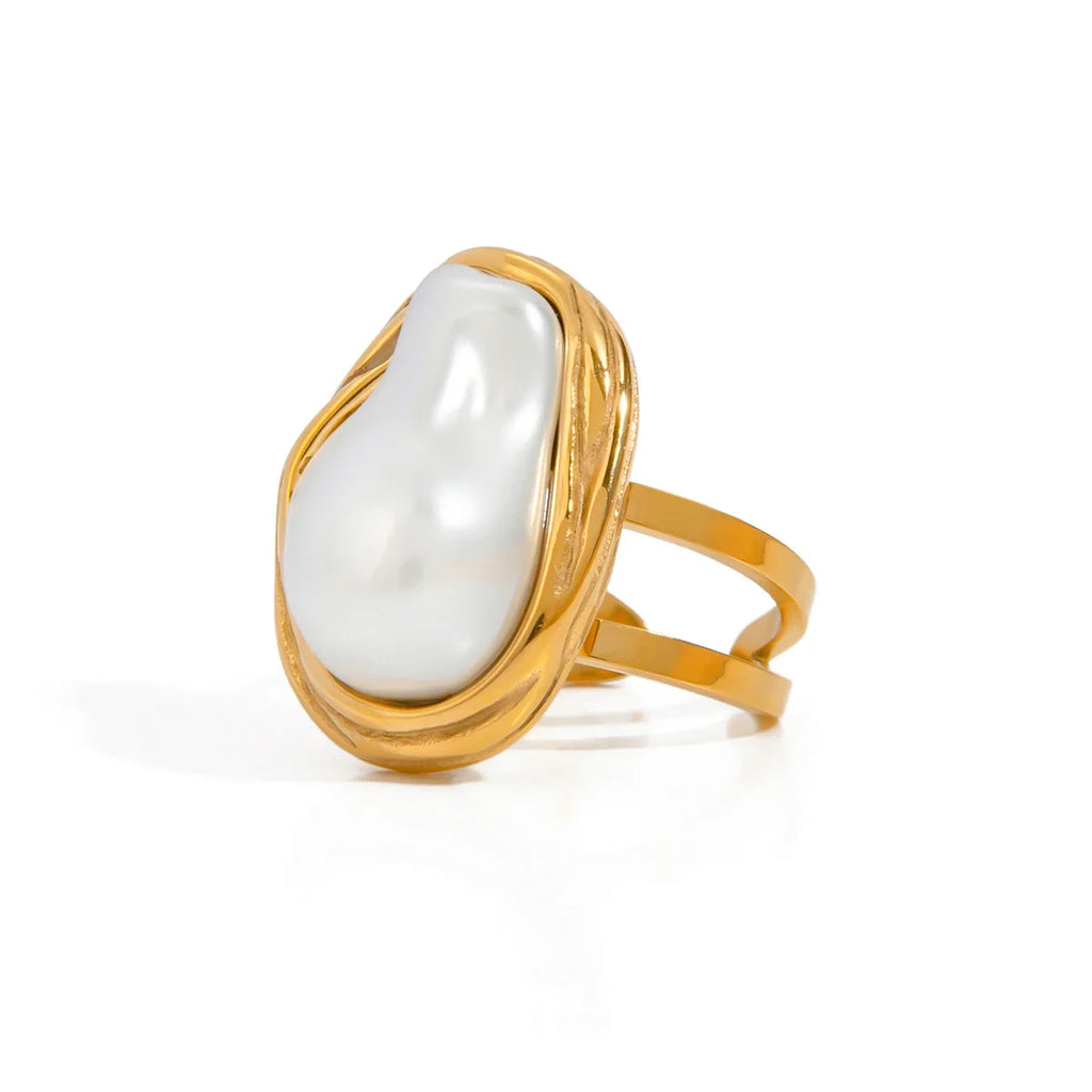 Luna Pearl Ring